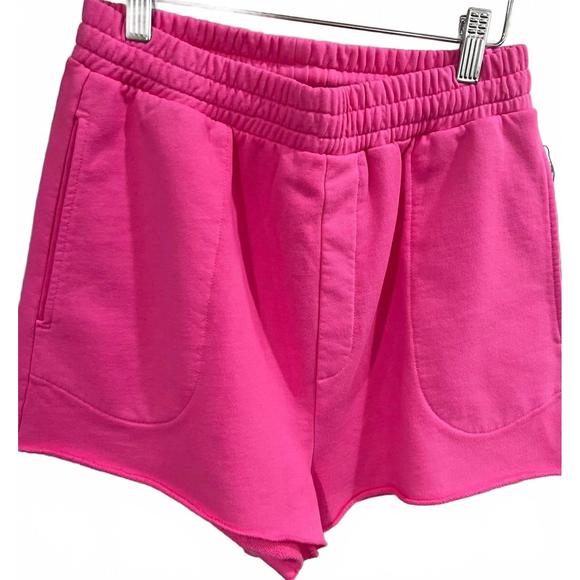 NEW MANTRA river short in hot pink - Picture 1 of 1